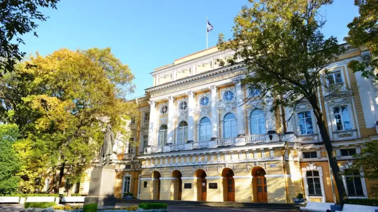 Đại học Herzen dự định mở trung tâm tiếng Nga tại Việt Nam 15 herzen.spb