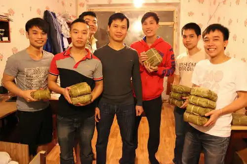 Chạnh lòng tết xa nhà của du học sinh Nga 2 astrkhan4-haduy-500_hque