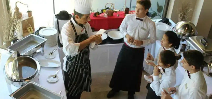 Du học ngành Đầu bếp 1 cooking training
