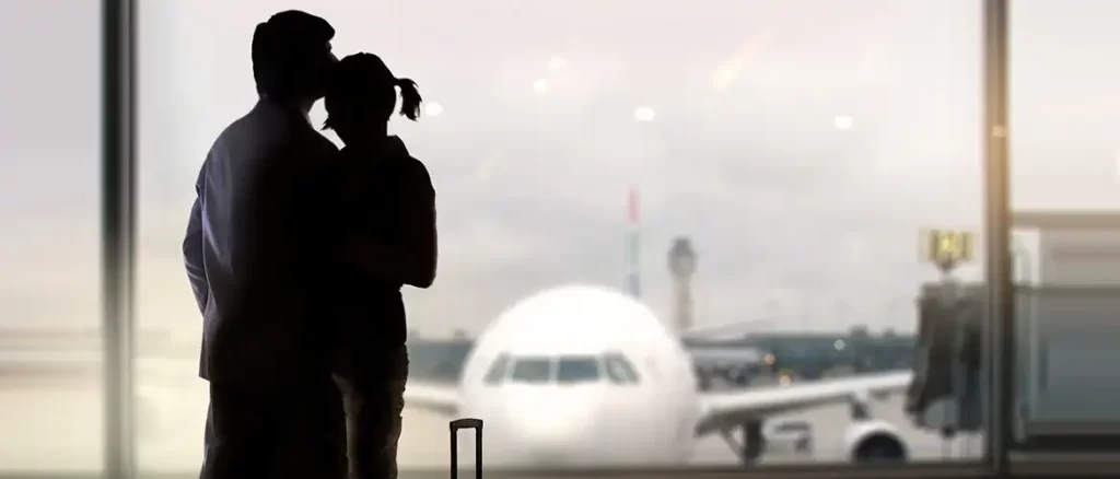 Du học sinh Nga và cái kết bất ngờ sau 6 năm yêu xa 1 couple airport distance relationship