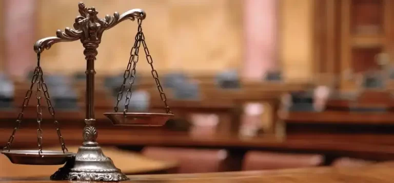 lawyer min