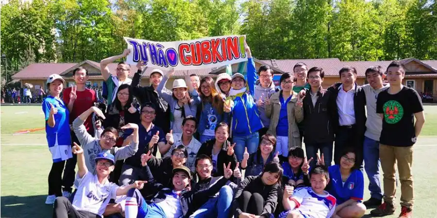 Trượt đại học Việt Nam - Liệu có thể đi Du học Nga? 2 sinhvien-gubkin