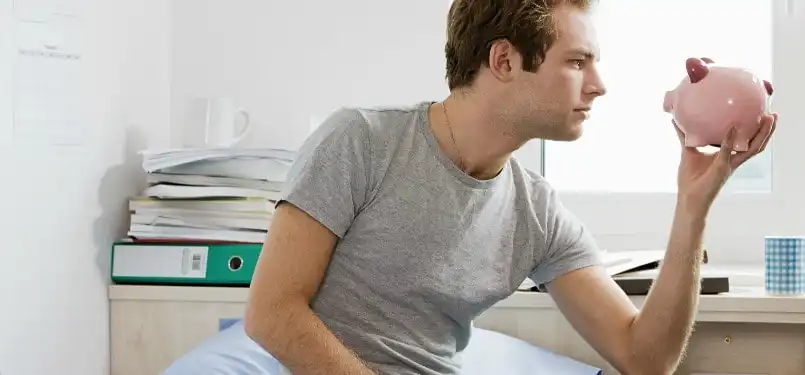 Những bí kíp tiết kiệm tiền cho Du học sinh 1 student money min