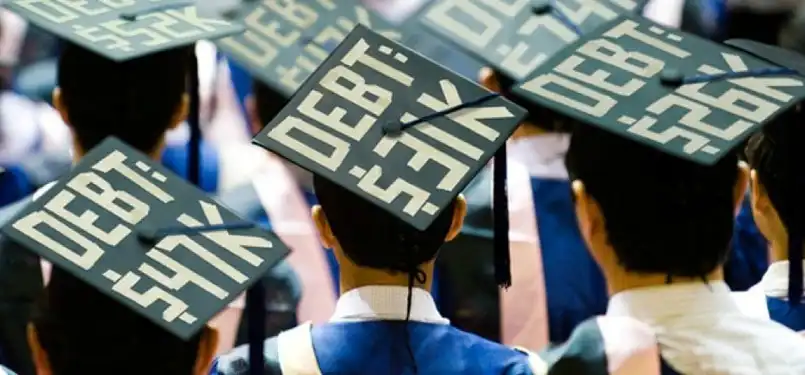 Hãy đánh giá về việc vay tiền để đi du học Nga 1 students debt min