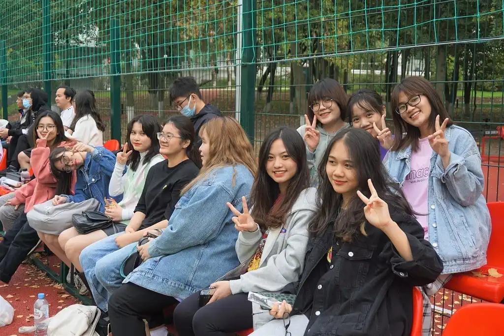 Giải bóng đá Trường Đại học Kinh tế quốc dân Plekhanov 3 giai bong da truong dai hoc kinh te quoc dan plekhanov 01 min