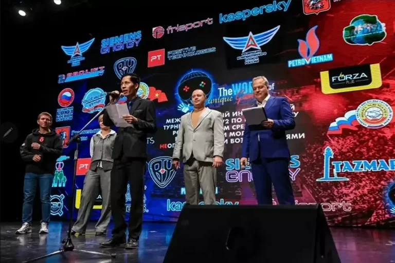 giai dau toan phan the thao dien tu quoc te nga viet nam 2021