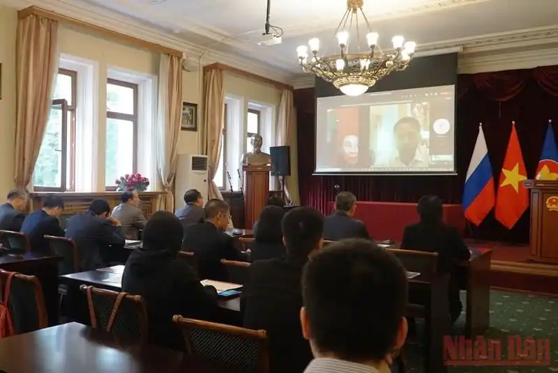 Hội người Việt Nam tại Nga họp tổng kết Dự án “Đồng lòng Việt Nam” 1 hop tong ket dong long viet nam 2021