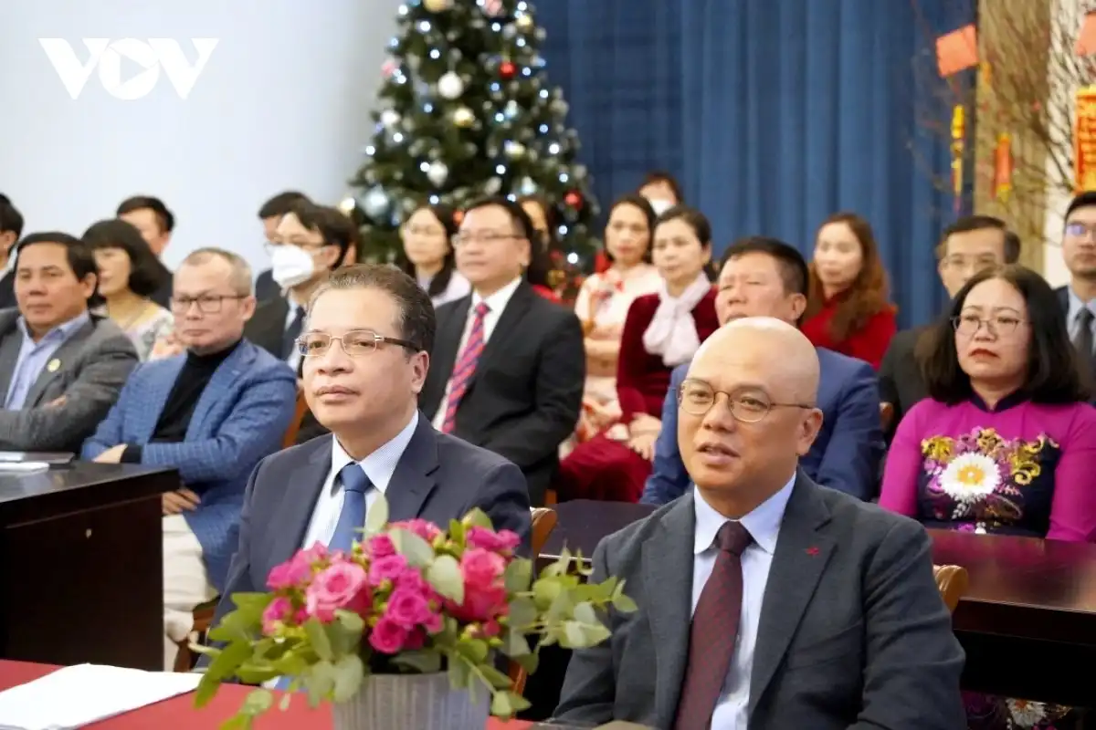 kieu bao viet tai nga va chuong trinh don nam moi xuan que huong