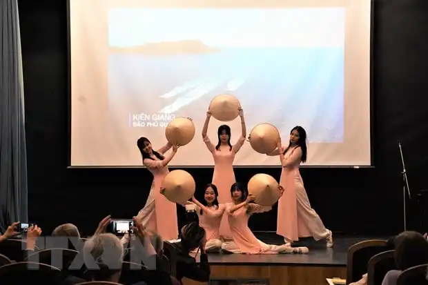 ngay viet nam tai truong dai hoc ngon ngu quoc gia moscow 01