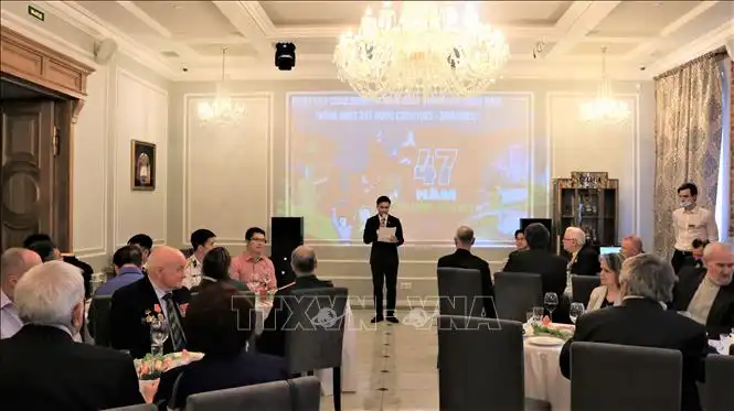 Nhiều hoạt động kỷ niệm Ngày thống nhất của người Việt tại Nga 1 nhieu hoat dong ky niem ngay thong nhat cua nguoi viet tai nga 02