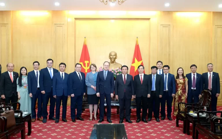 Đại sứ Nga tại Việt Nam tới thăm Học viện Chính trị Quốc gia 9 dai su nga tai viet nam toi tham hoc vien chinh tri quoc gia