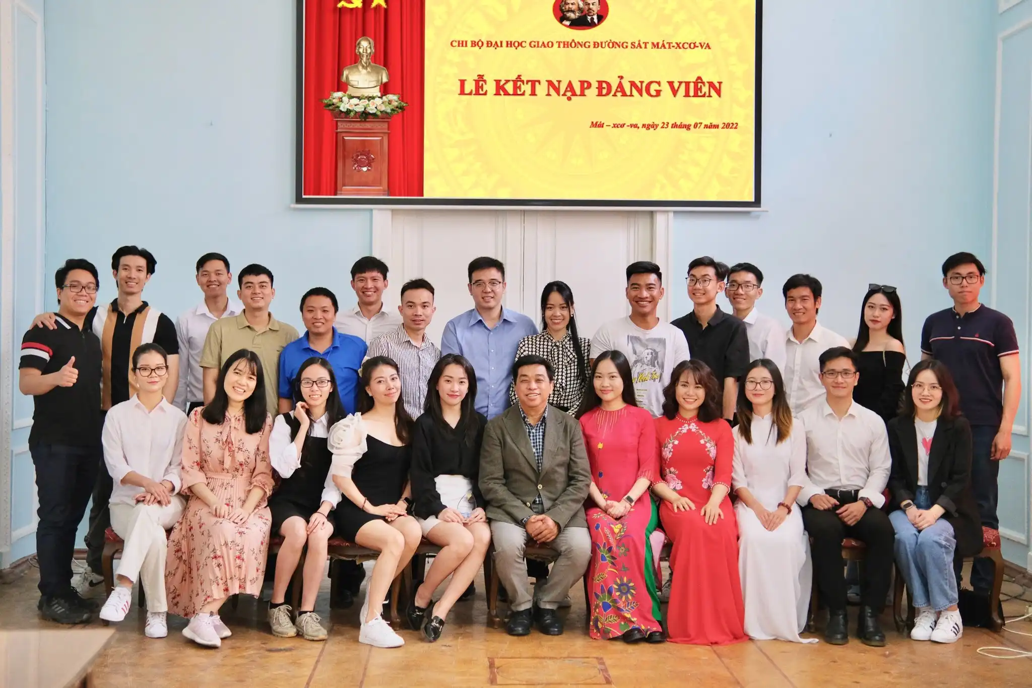 Lễ kết nạp Đảng viên tại Chi bộ Đại học Giao thông hè 2022 2 le ket nap dang vien tai chi bo dai hoc giao thong he 2022