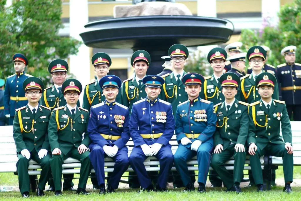 Sinh viên Việt Nam tốt nghiệp các trường Quân đội tại Saint Petersburg 1 sinh vien viet nam tot nghiep cac truong quan doi tai saint petersburg