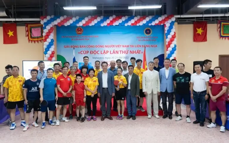 Sôi nổi Giải bóng bàn 'Cúp Độc lập lần thứ nhất' tại Nga 17 soi noi giai bong ban cup doc lap lan thu nhat tai nga