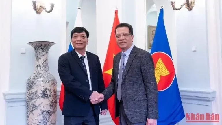 Những nỗ lực của cộng đồng người Việt tại Nga được ghi nhận 9 thuong tuong ngo minh tien dai su dang minh khoi