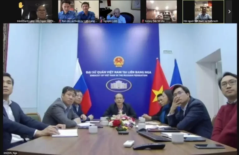 buoi gap mat giua dai su quan va cong dong nguoi viet trong tinh hinh moi