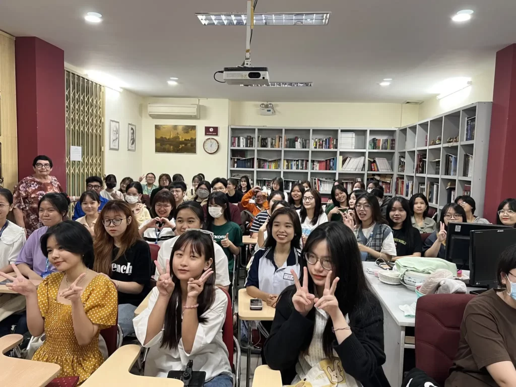 Ấn tượng Master Class tìm hiểu văn hóa Nga tại ĐH Sư phạm Tp.HCM 1 an tuong master class tim hieu van hoa nga tai dh su pham tp hcm