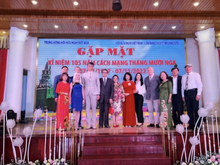 Gặp mặt kỷ niệm Cách mạng tháng 10 Nga tại Lạng Sơn 9 gap mat ky niem cach mang thang 10 nga tai lang son