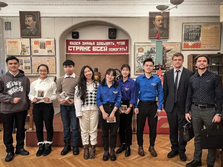 Đoàn viên St. Petersburg kỷ niệm 78 năm thành lập QĐND Việt Nam 9 doan vien st petersburg ky niem 78 nam thanh lap qdnd viet nam