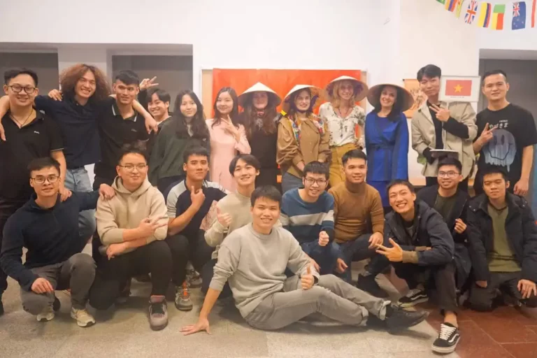 hoi cho quoc te 2022 tai dai hoc vat ly ky thuat moscow