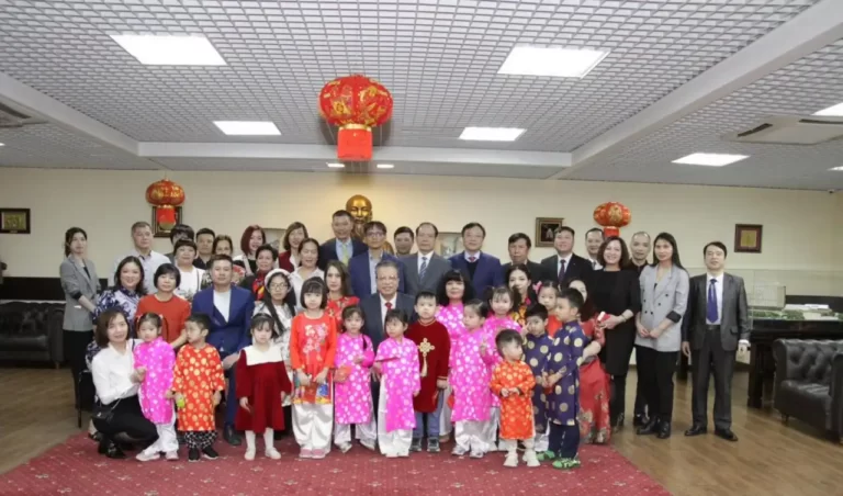 Đại sứ Đặng Minh Khôi thăm và chúc Tết người Việt tại Nga 15 dai su dang minh khoi tham va chuc tet nguoi viet tai nga