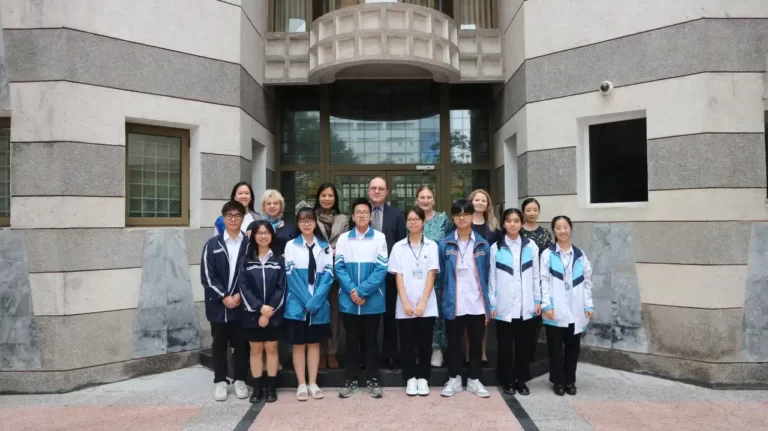 Đại sứ Nga tại Việt Nam gặp mặt các học sinh THPT chuyên Nga 10 dai su nga tai viet nam gap mat cac hoc sinh thpt chuyen nga