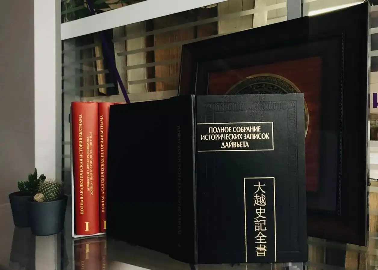 Độc giả Nga sẽ làm quen với bộ chính sử lớn nhất của Việt Nam 2 doc gia nga se lam quen voi bo chinh su lon nhat cua viet nam
