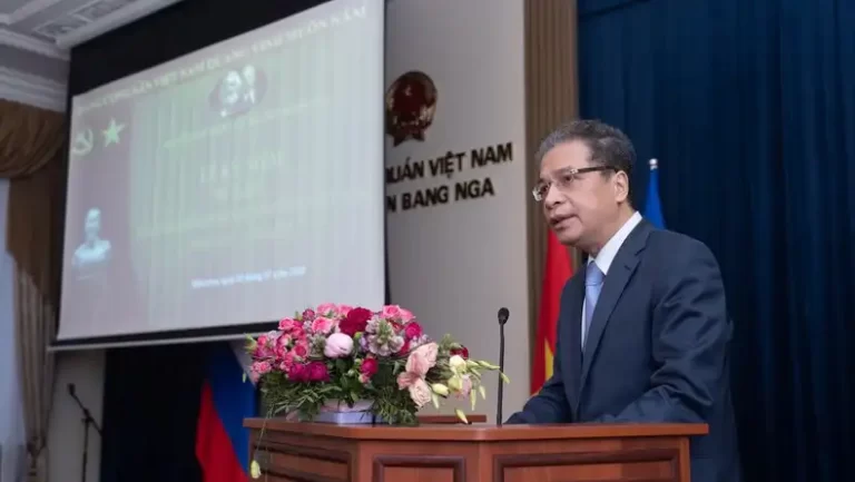 ĐSQ Việt Nam tại Nga kỷ niệm 93 năm Ngày thành lập Đảng 3 dsq viet nam tai nga ky niem 93 nam ngay thanh lap dang