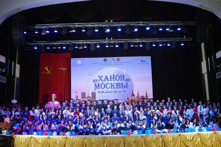 Lan tỏa tình yêu nước Nga qua Dạ hội “Từ Hà Nội đến Mát-xcơ-va” 5 lan toa tinh yeu nuoc nga qua da hoi tu ha noi den mat xco va