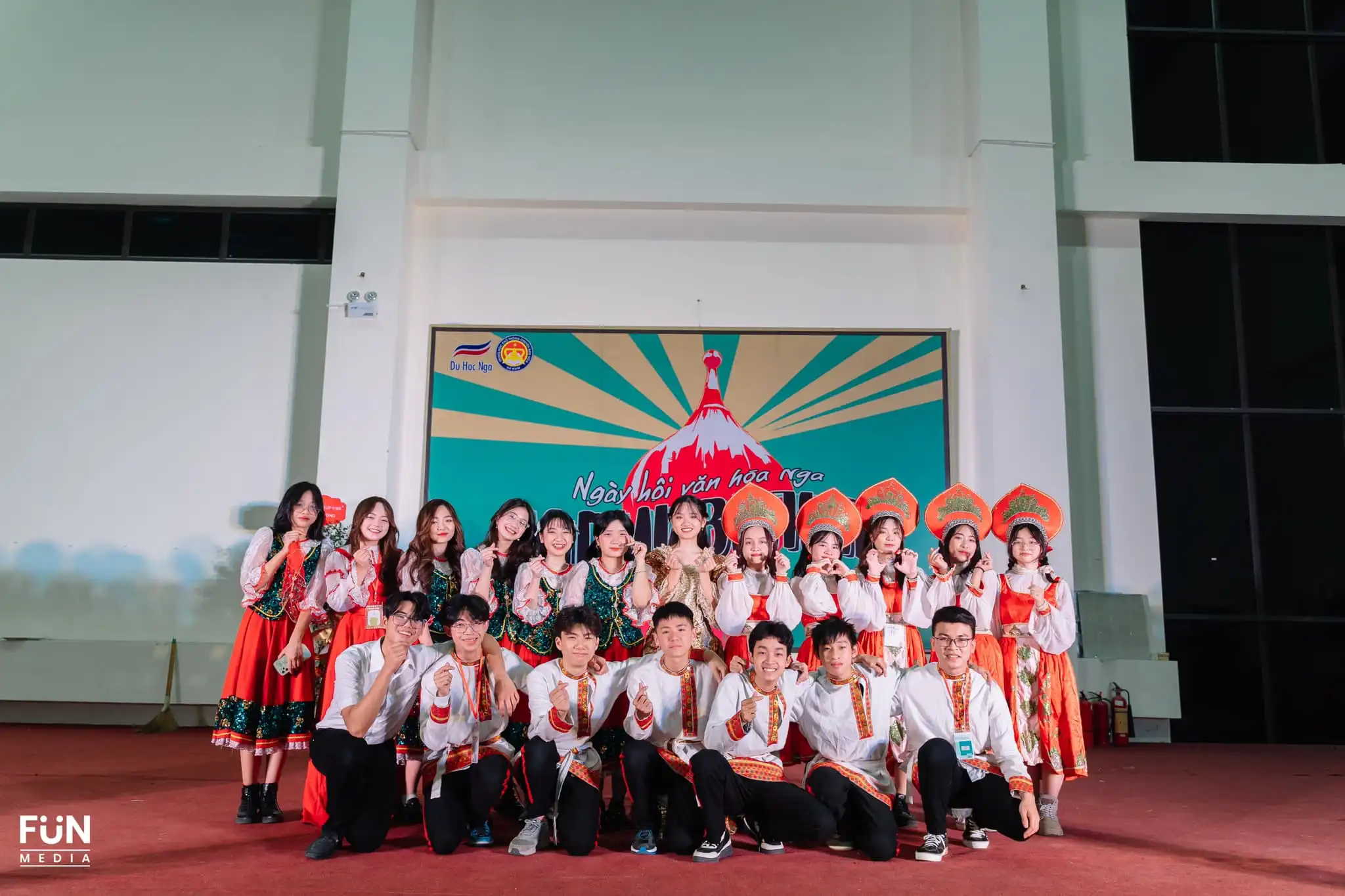 recap ngay hoi van hoa nga tai truong thpt chuyen ha nam