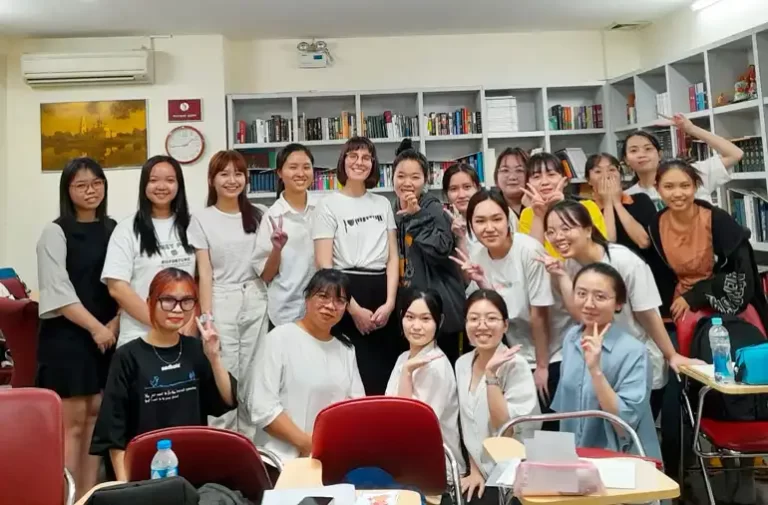 sinh vien khoa nga tai tp hcm ky niem ngay tho the gioi 2023