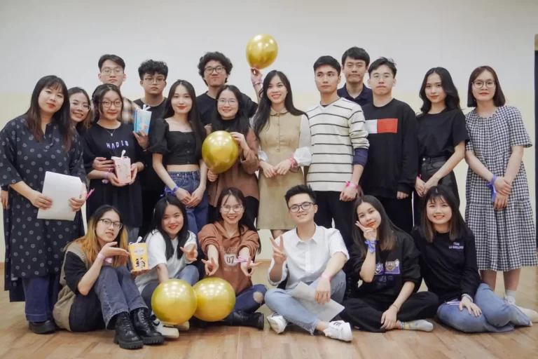 sinh vien rudn to chuc chuong trinh giao luu mung 8 3