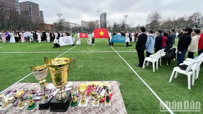 Khai mạc “Giải bóng đá Tài chính-Kinh tế” sinh viên Việt tại Nga 1 khai mac giai bong da tai chinh kinh te sinh vien viet tai nga