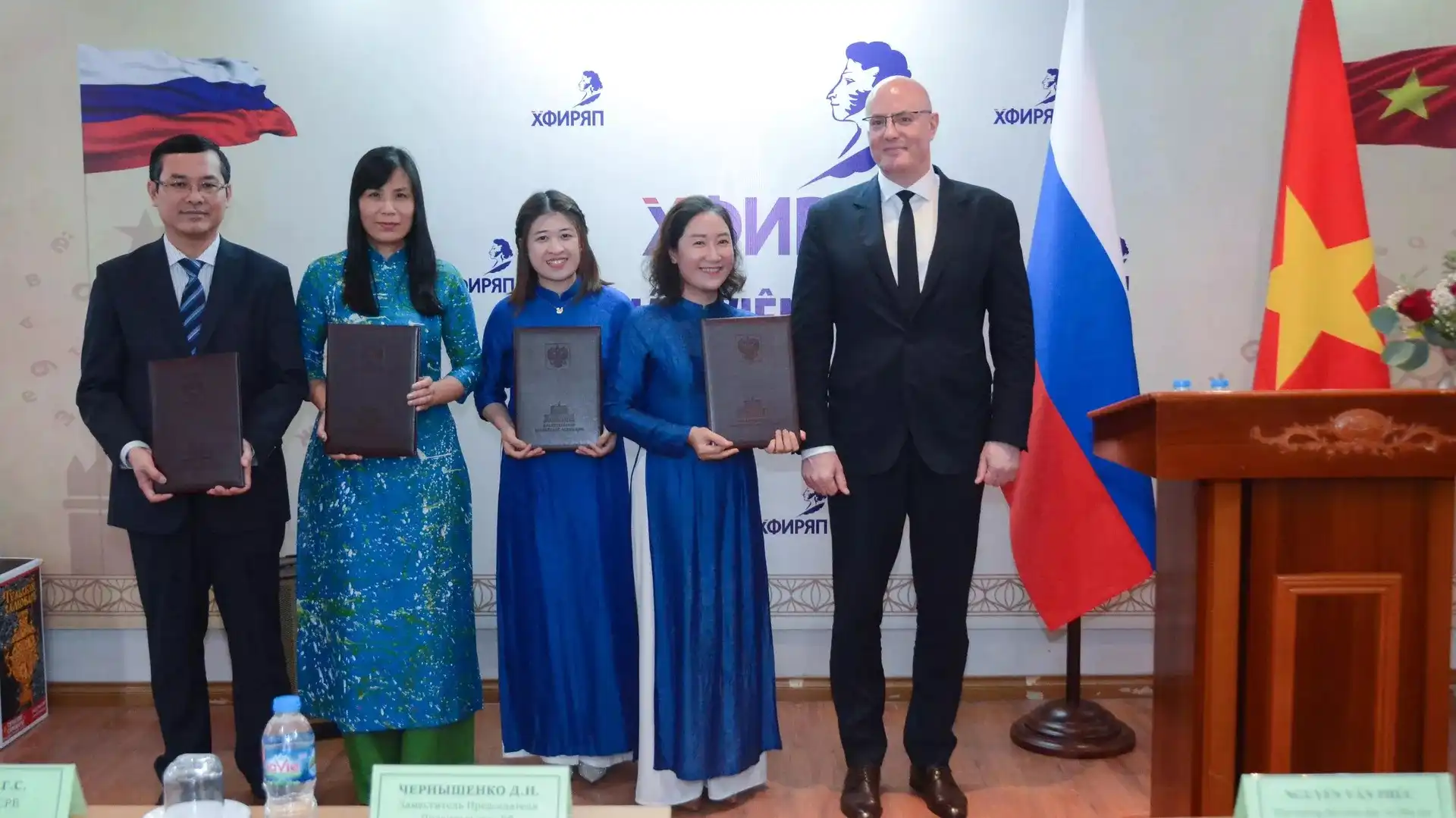 Lịch sử Phân viện Pushkin tại Hà Nội bắt đầu bước sang một trang mới 2 lich su phan vien pushkin tai ha noi bat dau buoc sang mot trang moi