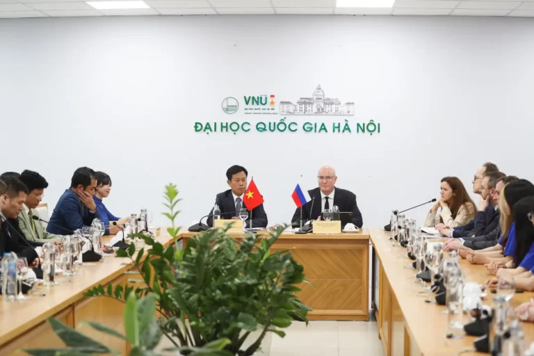 Phó Thủ tướng Liên bang Nga thăm Đại học Quốc gia Hà Nội 17 pho thu tuong lien bang nga tham dai hoc quoc gia ha noi