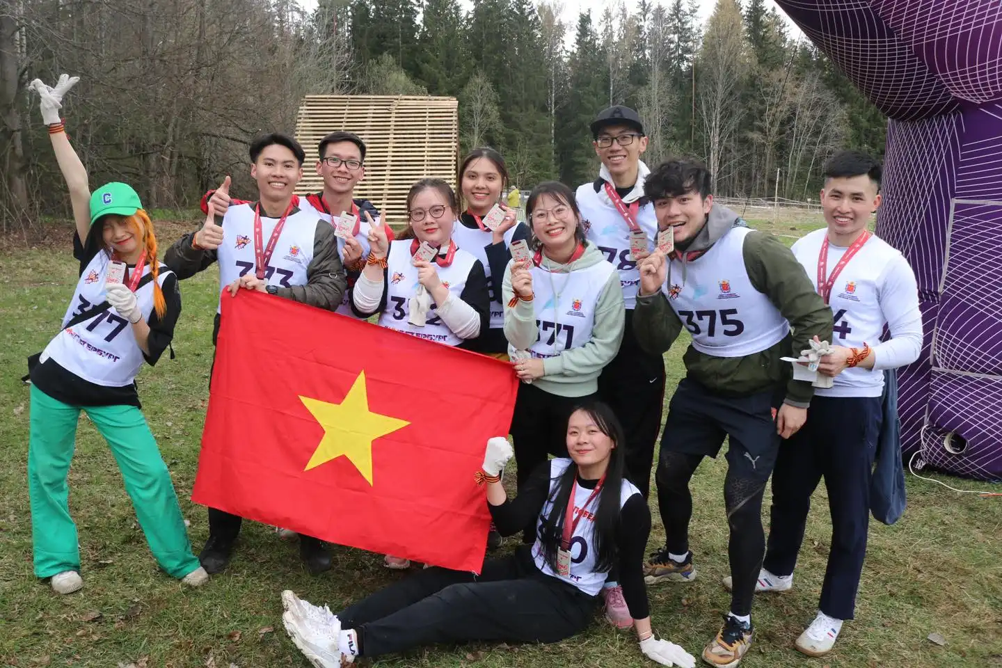 Sinh viên Việt Nam tham dự cuộc thi Con đường chiến thắng 2023 2 sinh vien viet nam tham du cuoc thi con duong chien thang 2023