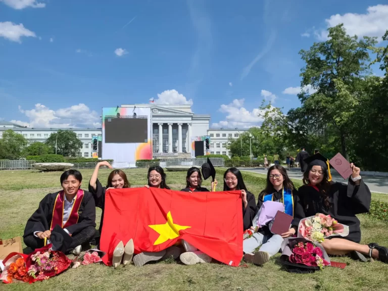 le tot nghiep 2023 cua sinh vien viet nam tai dai hoc lien bang ural