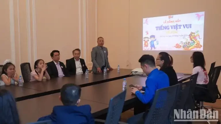 Sinh viên Việt Nam ''tiếp lửa'' phong trào dạy tiếng Việt tại Nga 1 sinh vien viet nam tiep lua phong trao day tieng viet tai nga