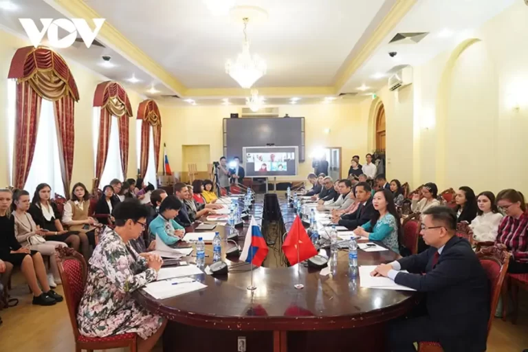 Về buổi Tọa đàm Tiếng Việt tại Liên bang Nga - triển vọng và thách thức 7 ve buoi toa dam tieng viet tai lien bang nga trien vong va thach thuc