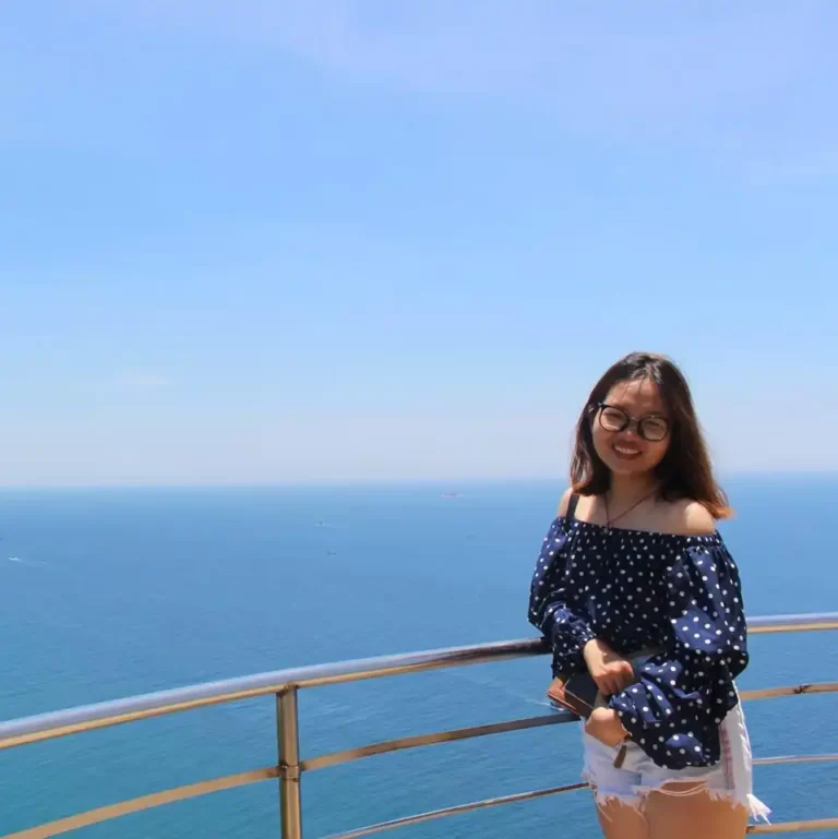 tran yen linh thac si quan ly dai hoc kinh te quoc dan nga mang ten plekhanov 1