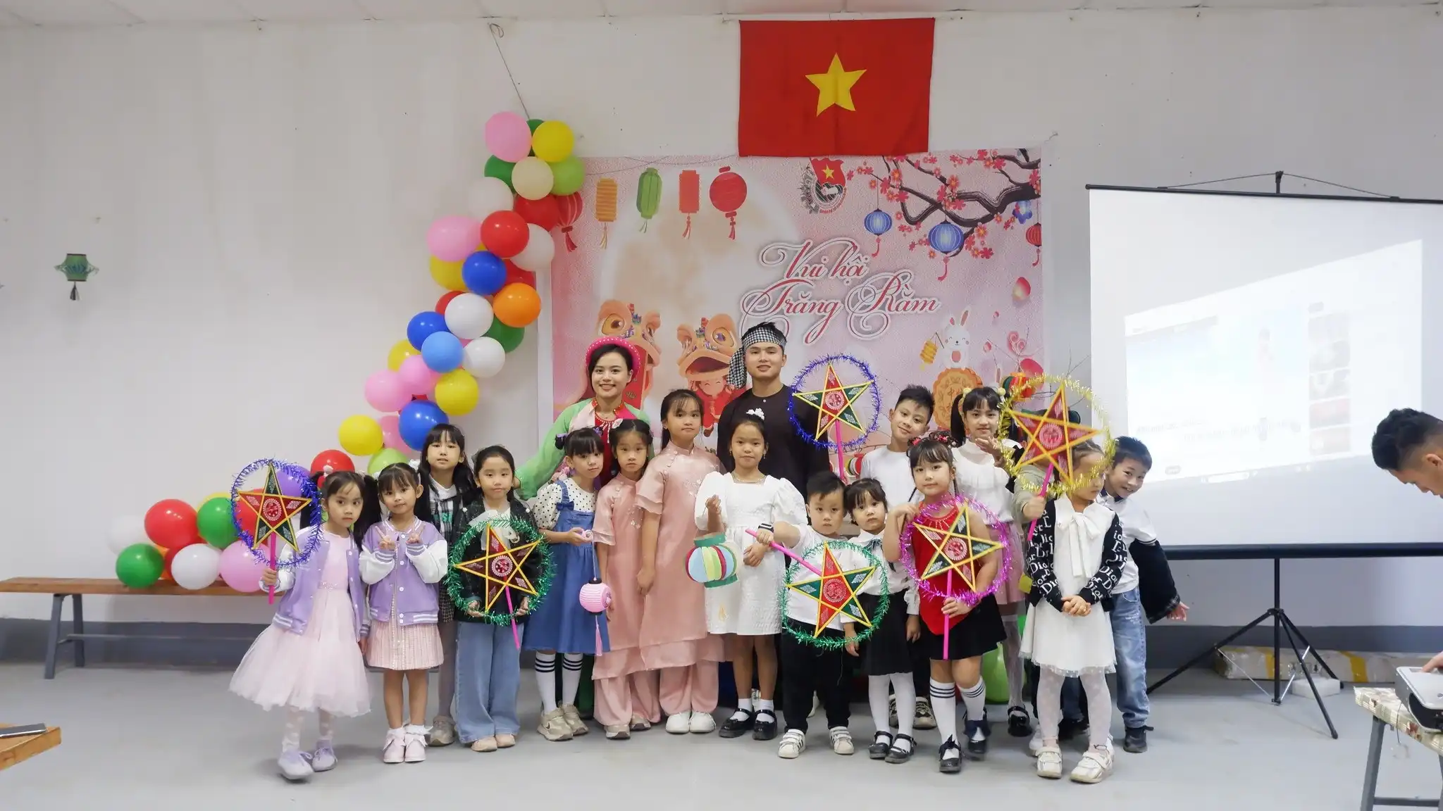 doan co so thanh pho volgograd to chuc trung thu cho thieu nhi