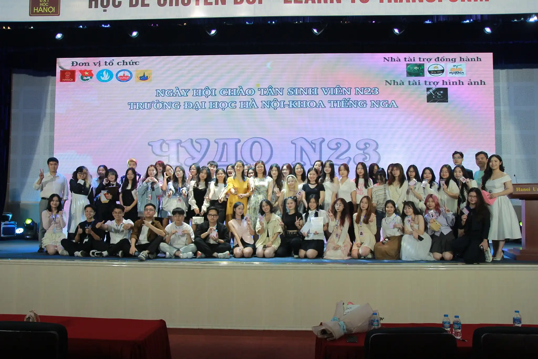 khoa nga dai hoc ha noi to chuc su kien chao tan sinh vien 2023