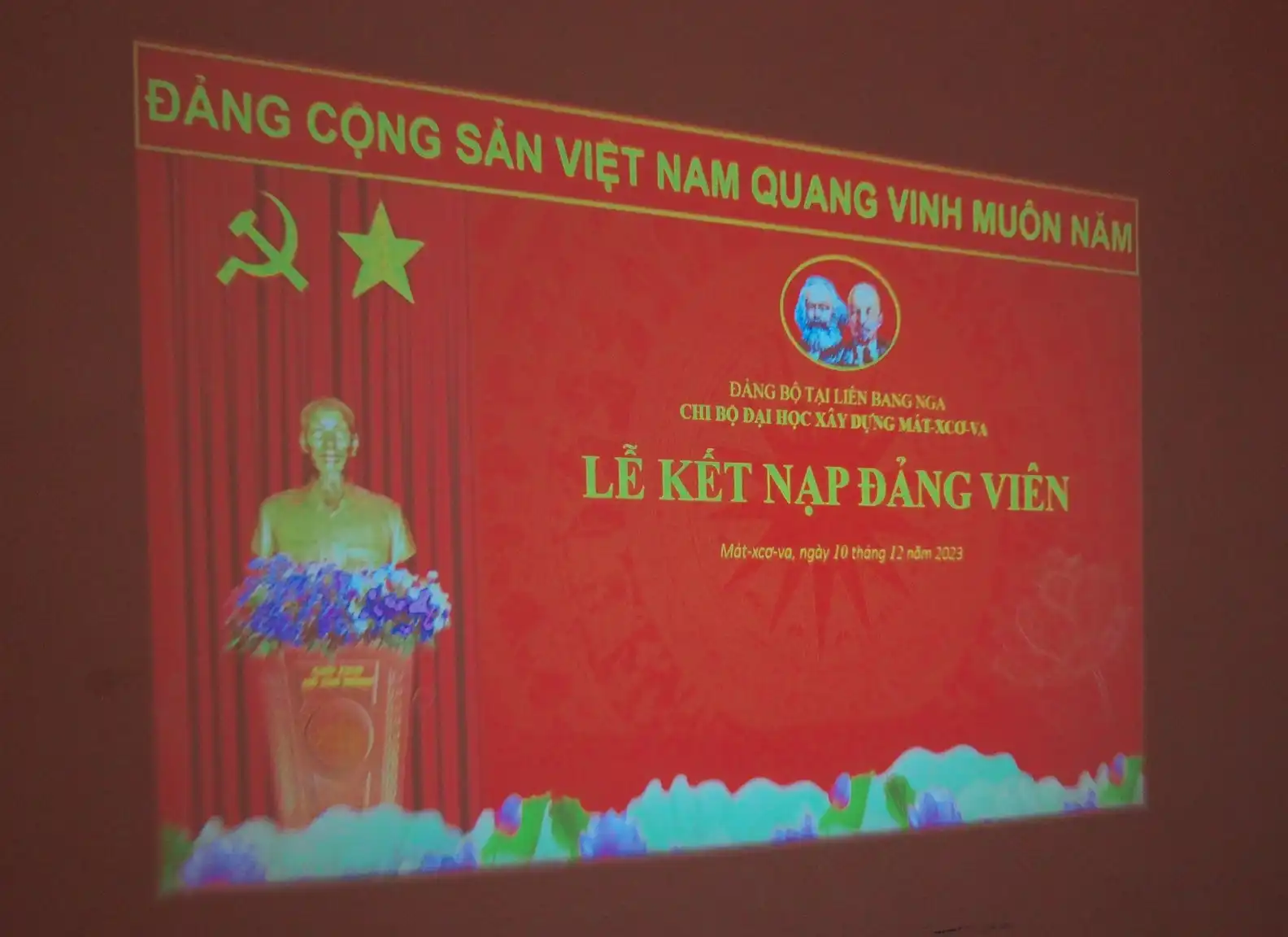 Lễ Kết nạp Đảng viên tại Đại học Xây dựng Moscow 2 le ket nap dang vien tai dai hoc xay dung moscow