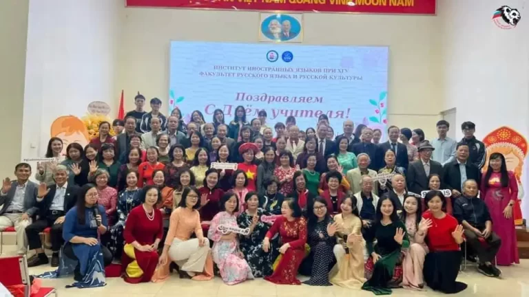 le ky niem ngay nha giao 20 11 tai khoa nga ulis