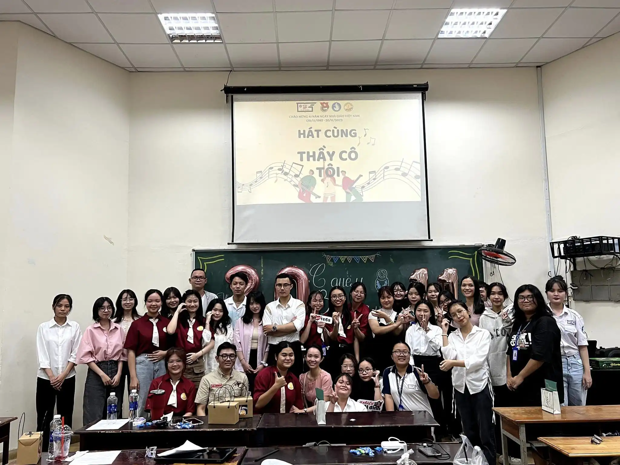 lien hoan van nghe hat cung thay co toi tai tp ho chi minh