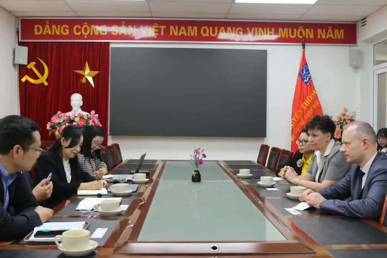 thao luan co hoi hop tac giua dai hoc ulis va dai hoc herzen