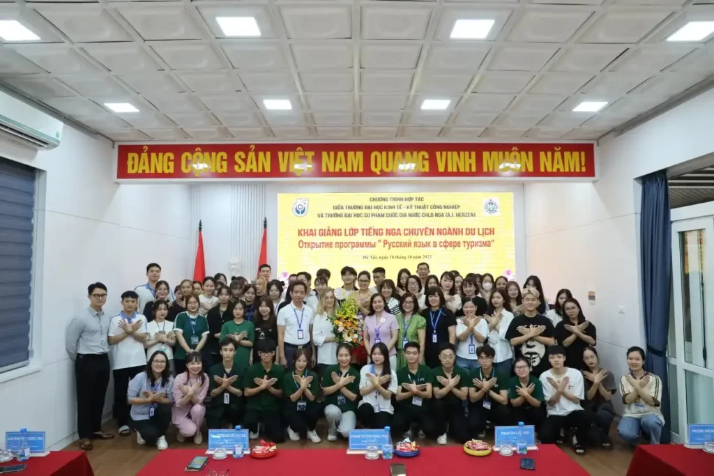 Thêm cơ hội học tiếng Nga chuyên ngành tại đại học Việt Nam 1 them co hoi hoc tieng nga chuyen nganh tai dai hoc viet nam