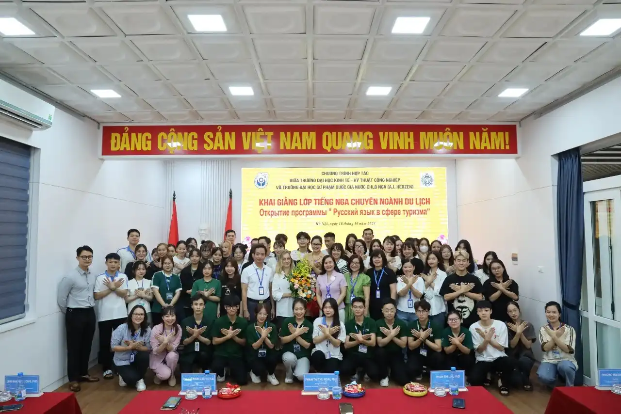 Thêm cơ hội học tiếng Nga chuyên ngành tại đại học Việt Nam 2 them co hoi hoc tieng nga chuyen nganh tai dai hoc viet nam