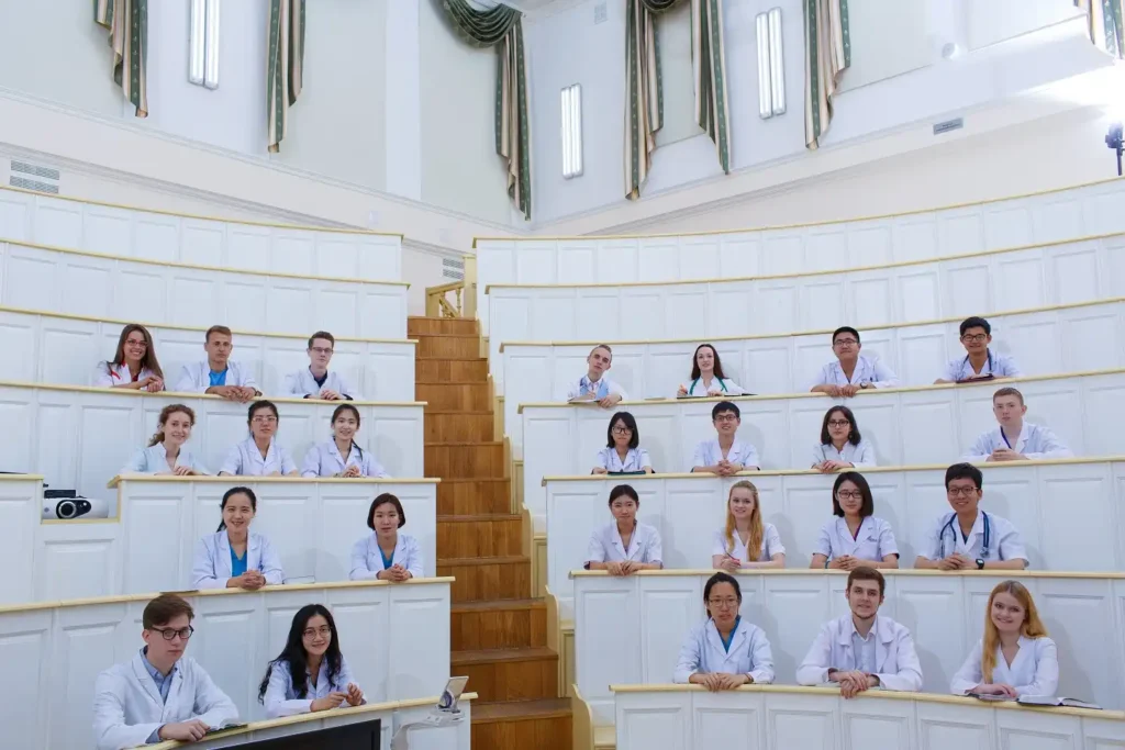 Sinh viên Việt Nam tại Đại học Y khoa Sechenov