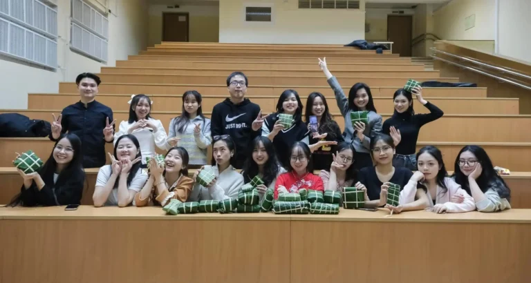 banh chung xanh tet an lanh tai dai hoc su pham moskva